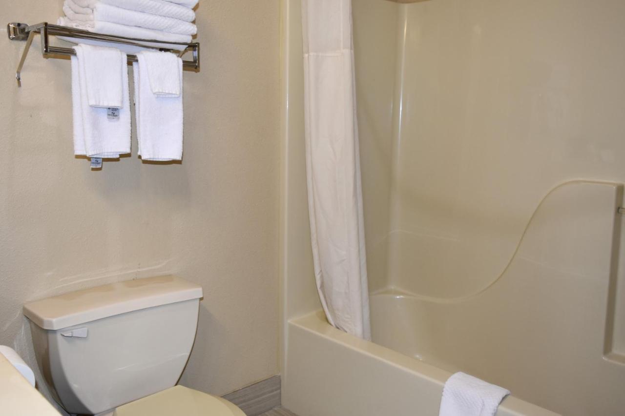 Quality Inn & Suites Brooks Louisville South Buitenkant foto
