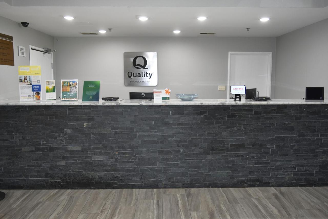 Quality Inn & Suites Brooks Louisville South Buitenkant foto