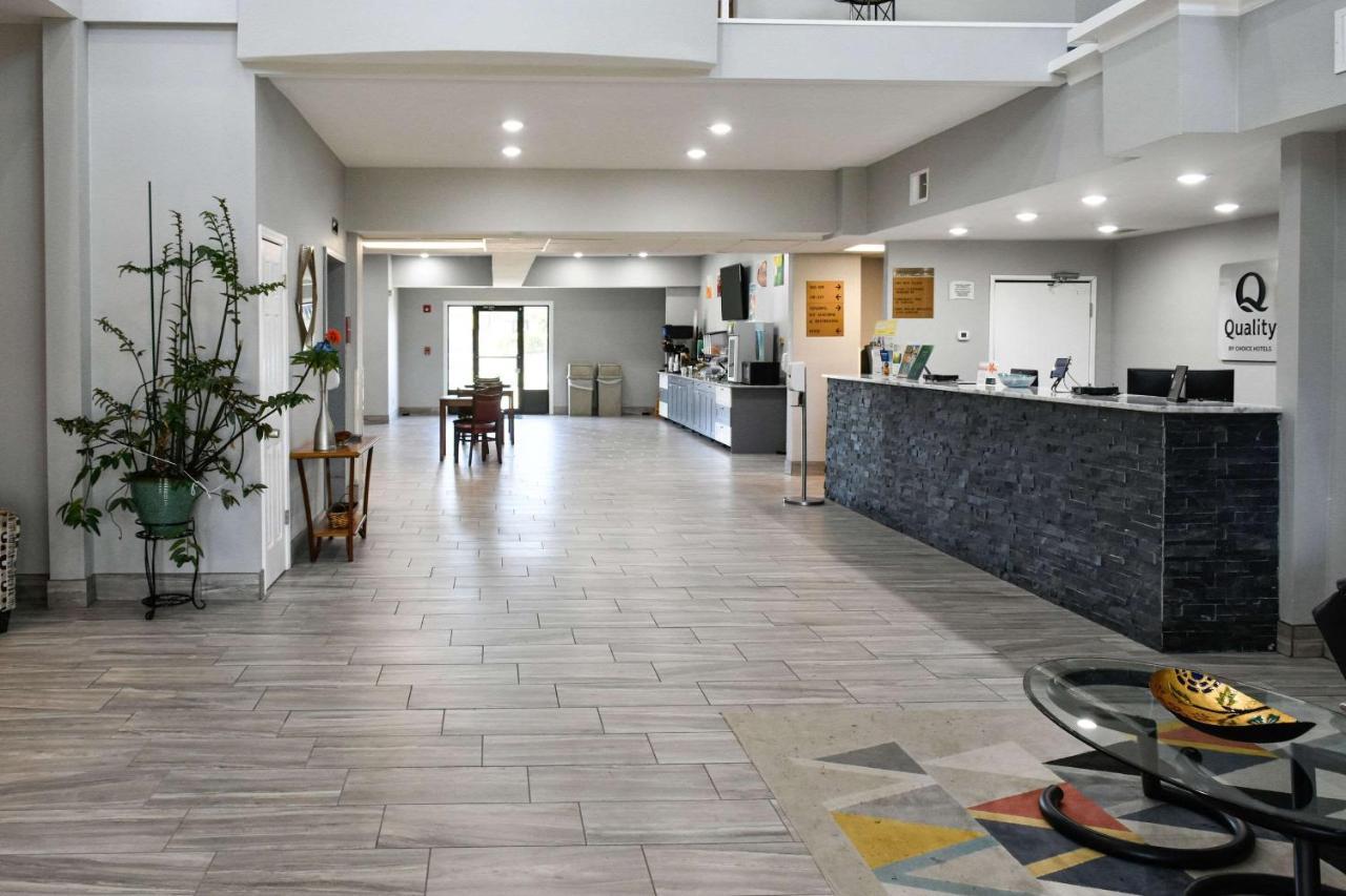 Quality Inn & Suites Brooks Louisville South Buitenkant foto