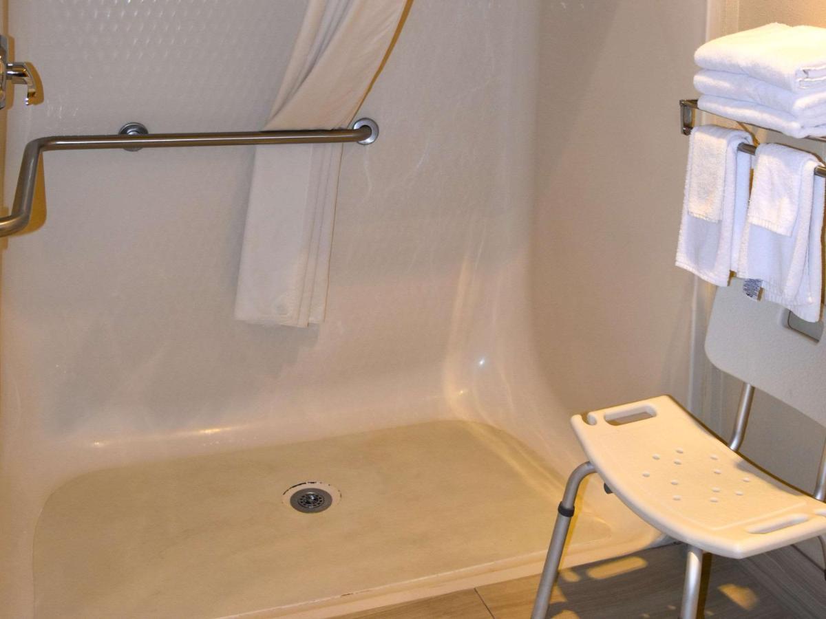 Quality Inn & Suites Brooks Louisville South Buitenkant foto