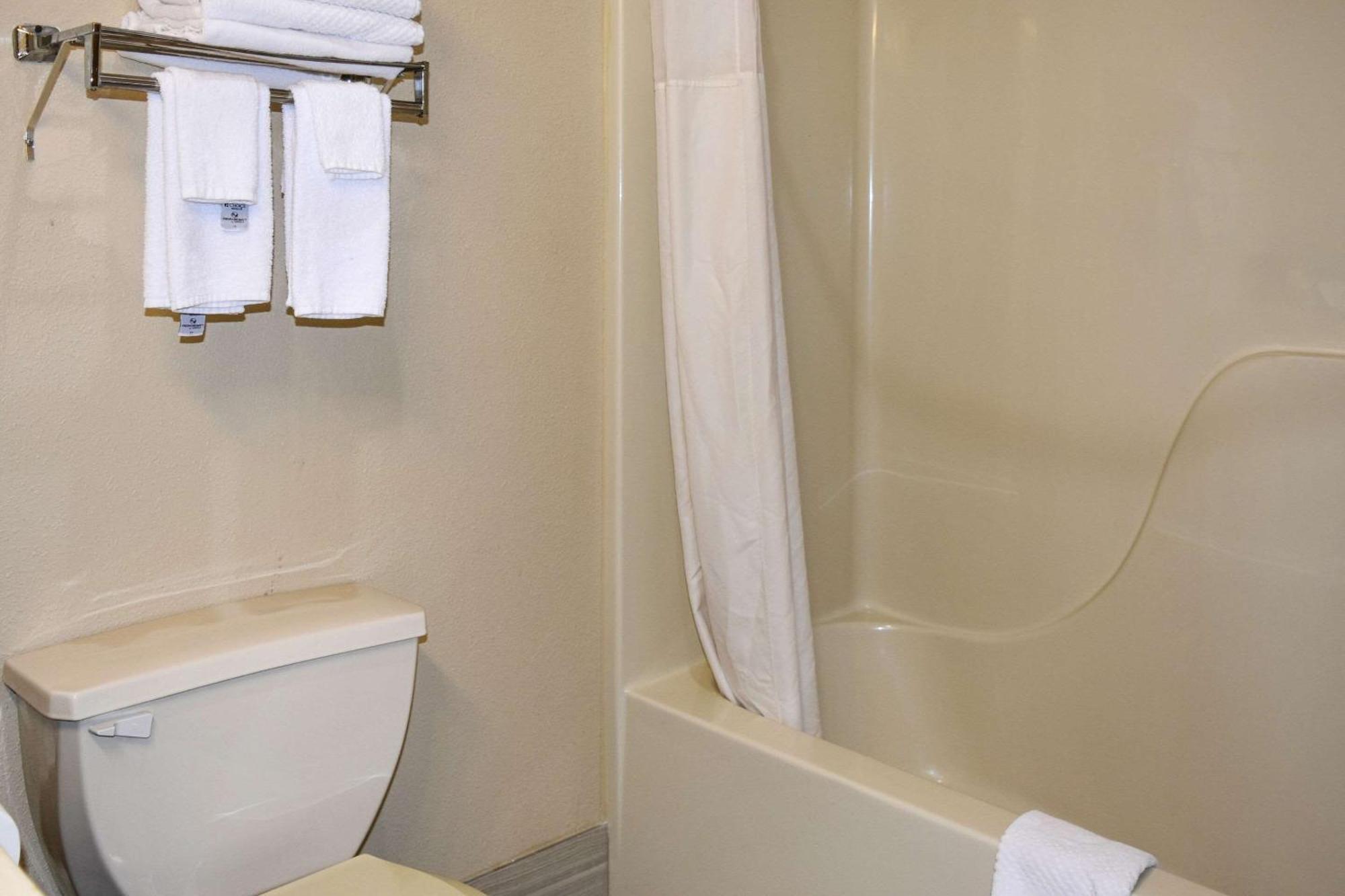 Quality Inn & Suites Brooks Louisville South Buitenkant foto